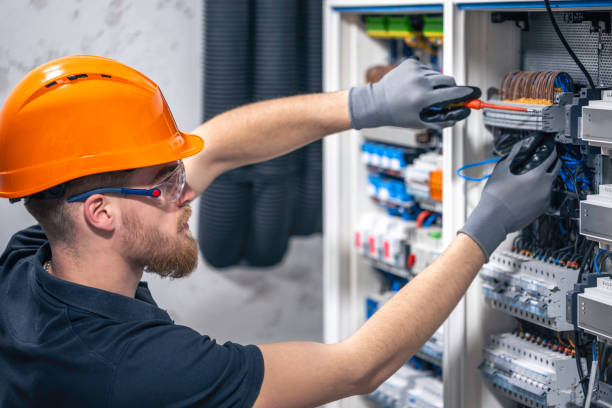 Best Affordable Emergency Electrician  in Dover, FL